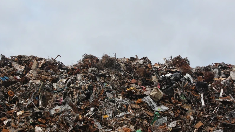 В няколко населени места в Община юглавиница предстои почистване на индивидуалните съдове за смет