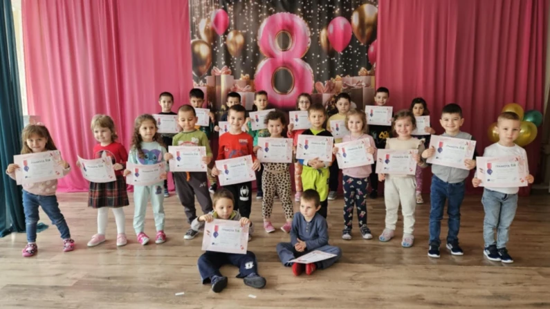 ГРАМОТИ ОТ КОНКУРСА "КАРТИЧКИ ЗА МАМА" ПОЛУЧИХА ДЕЦАТА ОТ ДГ "МИР"- АЙДЕМИР