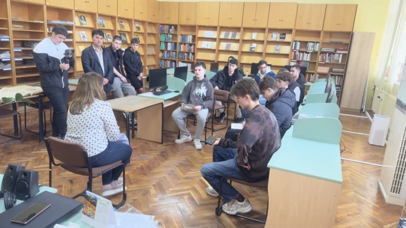 Изнесено обучение по английски език  в регионална библиотека „Партений Павлович“