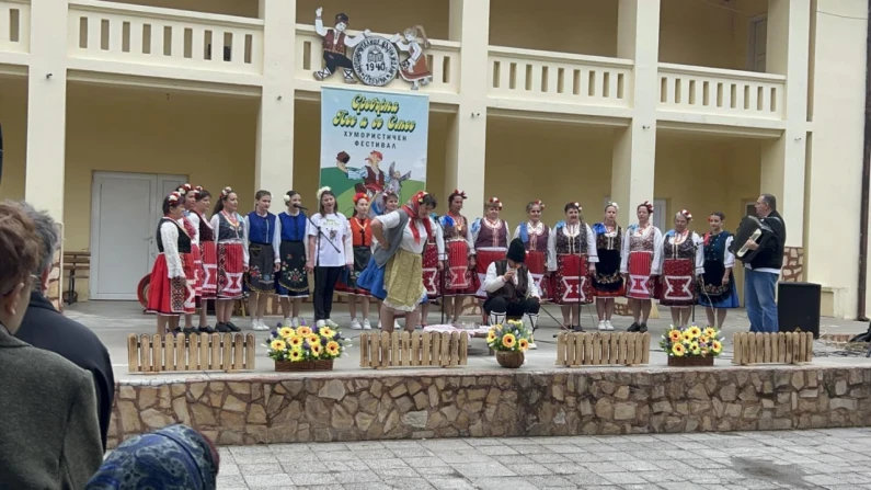 Фестивалът "Сребърна пее и се смее" се проведе вчера