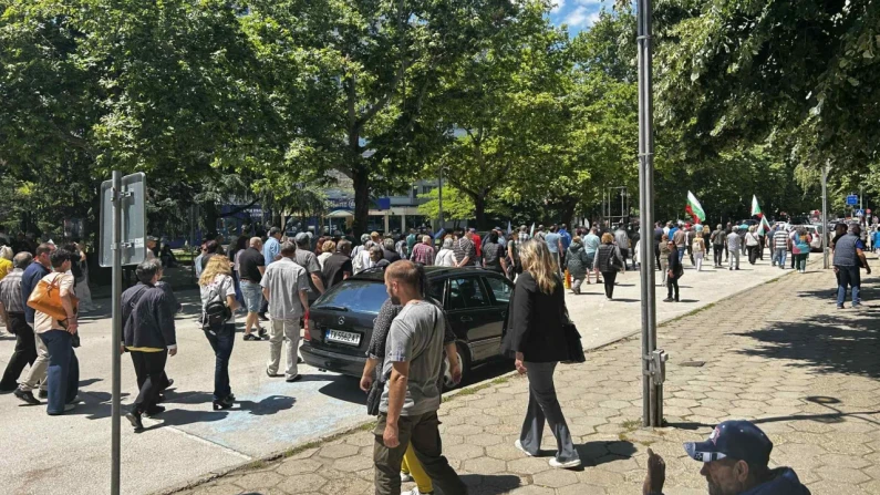 Силистренци отново на протест с искане за референдум
